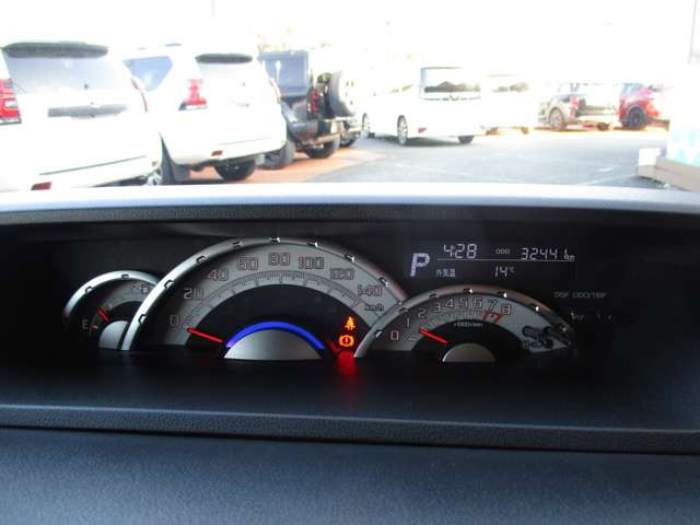 ����SD�i�r�E�t���Z�O�EB�J�����EBluetooth�E�O��h�����R�E�����d���X���C�h�E�v����H�E�X�e�A�X�C�b�`�E����14AW�ELED�w�b�h���C�g/�t�H�O�E�X�}�[�g�A�V�X�g�V�E�Ԍ��ߘa9�N8��