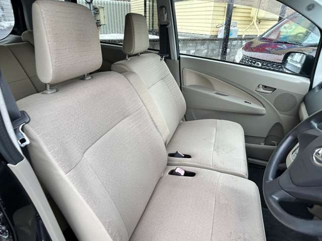 ���̋Ǝ҂ɂ������ې􂢁A�V�[�g�̃^�o�R�Ȃǂɂ��R�Q���̃��y�A��(�L��)�������Ă���܂��B