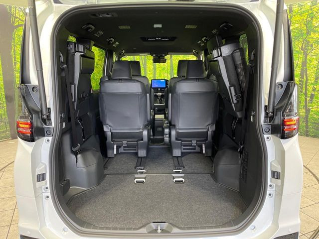 ���i�̂���������ʋ΁A���}���ɏ\���ȉ׎��X�y�[�X���m�ۂ��Ă���܂��B�Z�J���h�V�[�g��|���ƁA�傫�ȉו��̐ύڂ��\�ł���