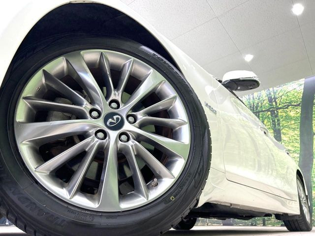 �y����18�C���`�A���~�z�C�[���z�O�ςɃ}�b�`���������A���~�z�C�[���𑕒����Ă���܂��B�e��ЊO�A���~�z�C�[����A�X�^�b�h���X�^�C�����戵�����Ă���܂��B���񂲑��k����������