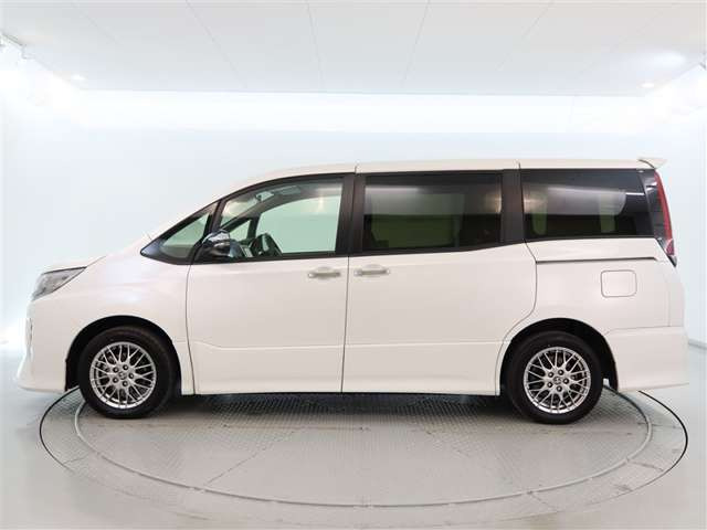 ノア1.8 ハイブリッド Si W×B II