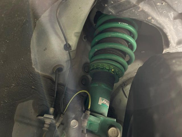 お車を安心してお乗りいただく為には、足回りの定期点検が欠かせません。サービスサポート(有償保証)では無料点検もご提供しており、安心のカーライフをお過ごしいただけるサポート体制が整っています。