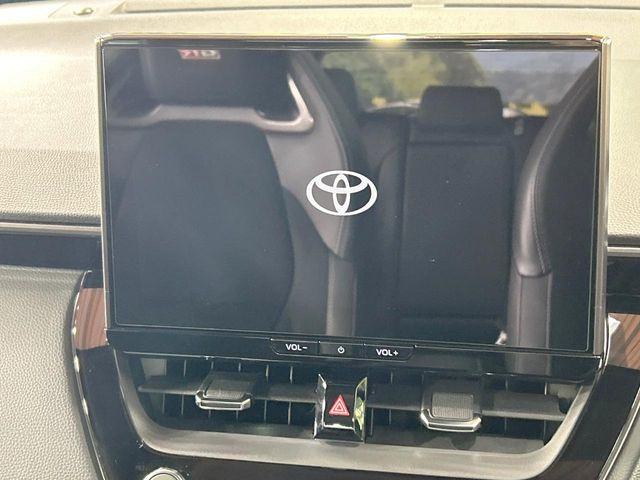 【10.5インチナビ】高級感とインパクトのある大画面ナビを装備。各種オーディオ操作はもちろん、スマホ連携もできる利便性の高いナビです♪