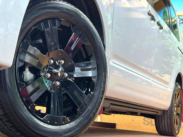 �y����18�C���`�A���~�z�C�[���z�O�ςɃ}�b�`���������A���~�z�C�[���𑕒����Ă���܂��B�e��ЊO�A���~�z�C�[����A�X�^�b�h���X�^�C�����戵�����Ă���܂��B���񂲑��k����������