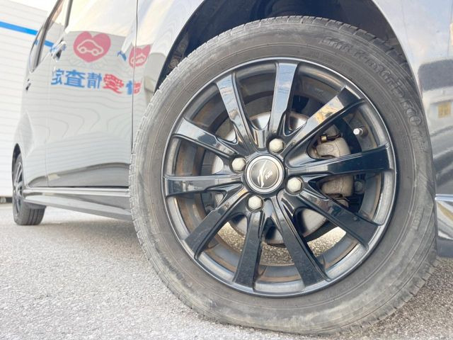 �y�A���~�z�C�[���z�O�ςɃ}�b�`�����A���~�z�C�[���𑕒����Ă���܂��B�e��A���~�z�C�[����A�X�^�b�h���X�^�C�����戵�����Ă���܂��B���񂲑��k����������