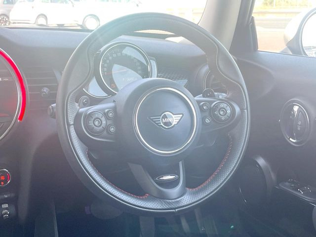 ���n���h�����̃X�������Ȃ��A���ꂢ�ȏ�Ԃ��ێ����Ă���܂��B�e�X�C�b�`���̓�����m�F�ς݂ł��B