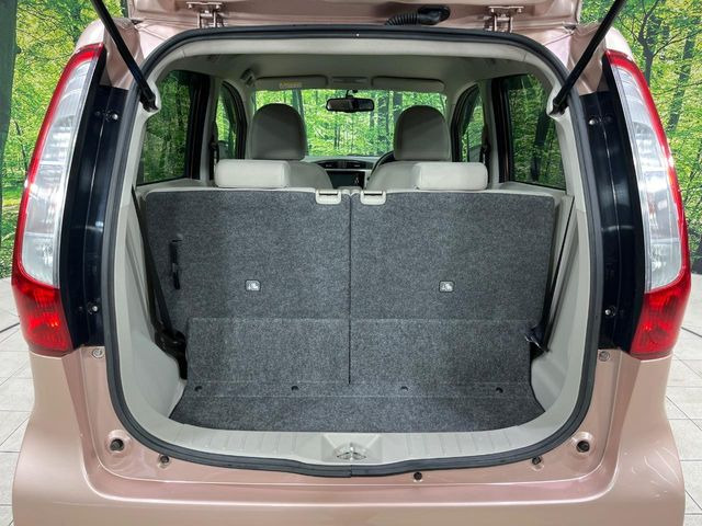 ���i�̂���������ʋ΁A���}���ɏ\���ȉ׎��X�y�[�X���m�ۂ��Ă���܂��B�Z�J���h�V�[�g��|���ƁA�傫�ȉו��̐ύڂ��\�ł���