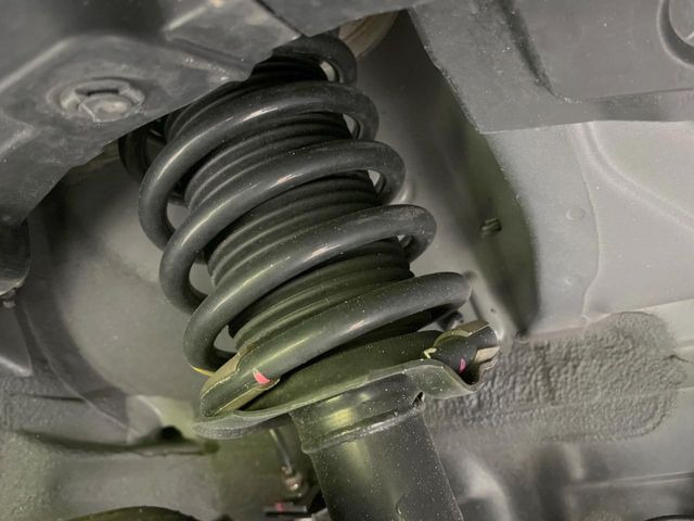 親切・丁寧な専門メカニックスタッフが応対!・車検・点検整備・事故等の修理などアフターサービスも安心。お車のカスタマイズもネクステージのサービススタッフまでご相談ください!