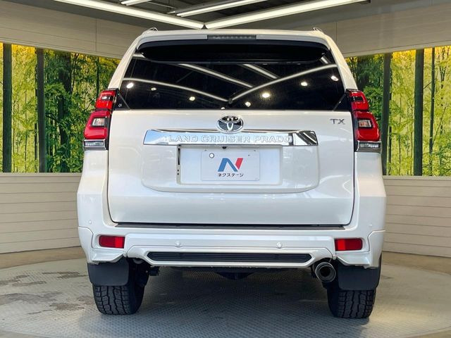 安心の最長10年・走行無制限保証(有償)をご用意。保証内容も充実はもちろん、無料点検&オイル交換や、年中無休の全国・24時間ロードサービスも付帯されておりますのでご安心下さい。