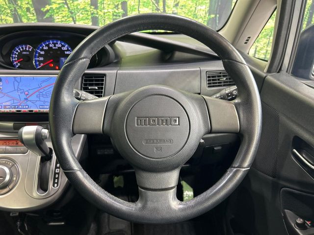 �y�����v�����X�e�A�����O�z�㎿�Ȋv���g�p���邱�ƂŁA��ɂ����������݂ƂĂ��^�]���₷���n���h���ł���