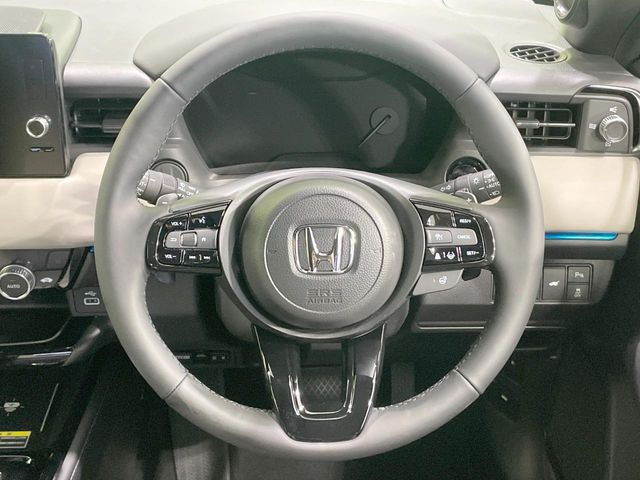 �y�����v�����X�e�A�����O�z�㎿�Ȋv���g�p���邱�ƂŁA��ɂ����������݂ƂĂ��^�]���₷���n���h���ł���