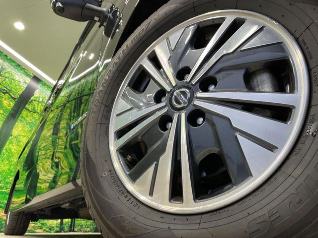 �y����15�C���`�A���~�z�C�[���z�O�ςɃ}�b�`���������A���~�z�C�[���𑕒����Ă���܂��B�e��ЊO�A���~�z�C�[����A�X�^�b�h���X�^�C�����戵�����Ă���܂��B���񂲑��k����������