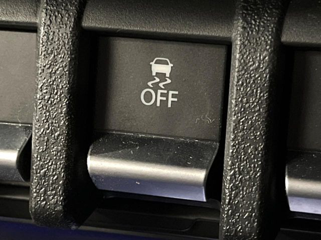 �y������h�~���u�z�ԗ��̉���������m����ƁA�����I�Ɏԗ��̐i�s������ۂ悤�Ɏԗ��𐧌䂵�܂��B�J�̓��ȂǊ���₷���H�ʏ󋵂ł����S�ȉ^�]���\�ł��B