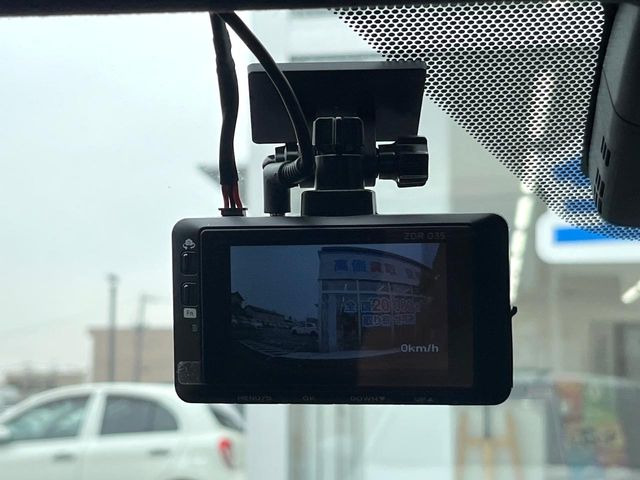 �y�h���C�u���R�[�_�[�z�h���C�u���R�[�_�[����!���s���͂������A������^�]�⎖�̂ɑ��������ہA�f���ŋL�^���A����̃��X�N�ɔ����܂��B���L�^�pSD�J�[�h�͂��q�l�����g�ł��������������K�v������܂��B