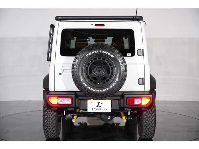 �R���p�N�g�ȃ{�f�B�T�C�Y�Ȃ��獂�����j���\���ւ�A�X���ł��A�E�g�h�A�ł�����ł���SUV�ł��B