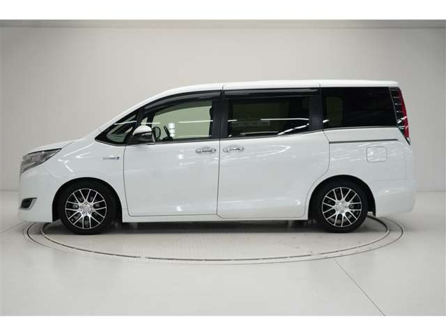 エスクァイアハイブリッド1.8 Gi