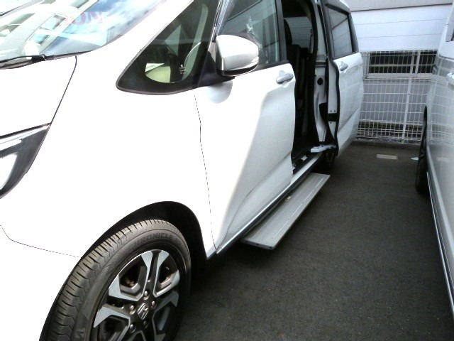 フリード1.5 クロスター ホンダセンシング