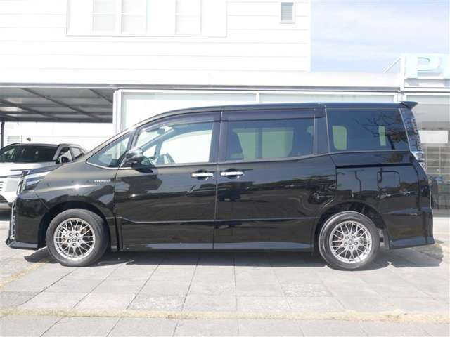 ヴォクシー1.8 ハイブリッド ZS