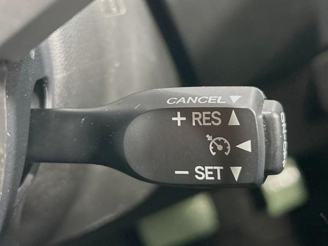 �y�N���[�Y�R���g���[���z�������H�����N���N���s�B�A�N�Z���𗣂��Ă���葬�x�ő��s���ł��A�������^�]���̕��S���y��!�����E�������ȒP�ȃX�C�b�`����Œ����ł��܂��B