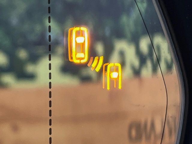 �y�u���C���h�X�|�b�g���j�^�[�z���s���A�h�A�~���[�̎��p�ɂȂ�₷���ӏ��Ɍ㑱�Ԃ��ڋ߂���ƃT�C�h�~���[�̃����Y�Ɍx����\��!�h���C�o�[�ɒ��ӊ��N�����Ă���܂��B