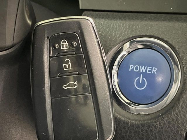 �y�X�}�[�g�L�[�z�J�o����|�P�b�g�ɓ��ꂽ�܂܂ł��h�A�̎{���E�������\�ȃX�}�[�g�L�[�𑕔��B�G���W���̃I���E�I�t�����J�M�����o���K�v����������Ƃ��Ă��֗��ł���