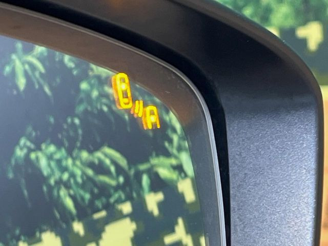 �y�u���C���h�X�|�b�g���j�^�����O�z���s���A�h�A�~���[�̎��p�ɂȂ�₷���ӏ��Ɍ㑱�Ԃ��ڋ߂���ƃT�C�h�~���[�t�߂Ɍx����\���A�h���C�o�[�ɒ��ӊ��N�����Ă���܂��B