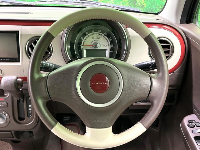 �y�����v�����X�e�A�����O�z�㎿�Ȋv���g�p���邱�ƂŁA��ɂ����������݂ƂĂ��^�]���₷���n���h���ł���