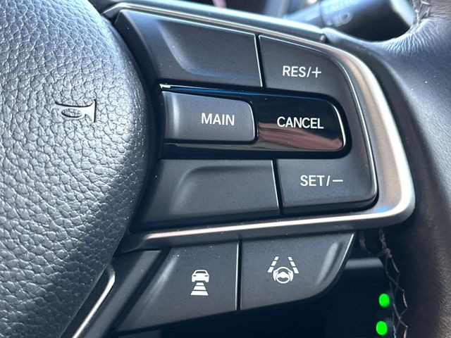 �y�z���_�Z���V���O�z���s���ɑO���̎ԗ�����F�����A�Փ˂������Ȏ��͌x��ƃu���[�L�ŏՓˉ���Ɣ�Q�y�����A�V�X�g�B�����S�Ƀh���C�u�����y���݂��������܂��B