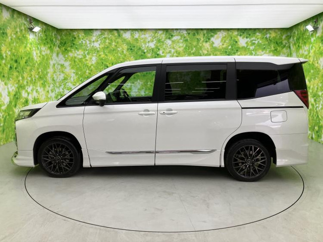 ノア1.8 ハイブリッド S-G E-Four 4WD