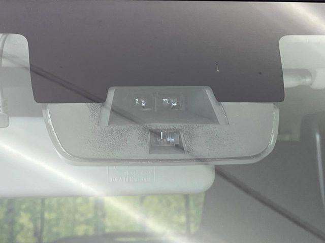 �y�X�}�[�g�u���[�L�T�|�[�g�z���s���ɑO���̎ԗ�����F�����A�Փ˂������Ȏ��͌x��ƃu���[�L�ŏՓˉ���Ɣ�Q�y�����A�V�X�g�B�����S�Ƀh���C�u�����y���݂��������܂��B