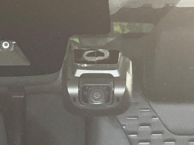 【ドライブレコーダー】ドライブレコーダー装備!走行中はもちろん、あおり運転や事故に遭遇した際、映像で記録し、万一のリスクに備えます。※記録用SDカードはお客様ご自身でご準備いただく必要があります。