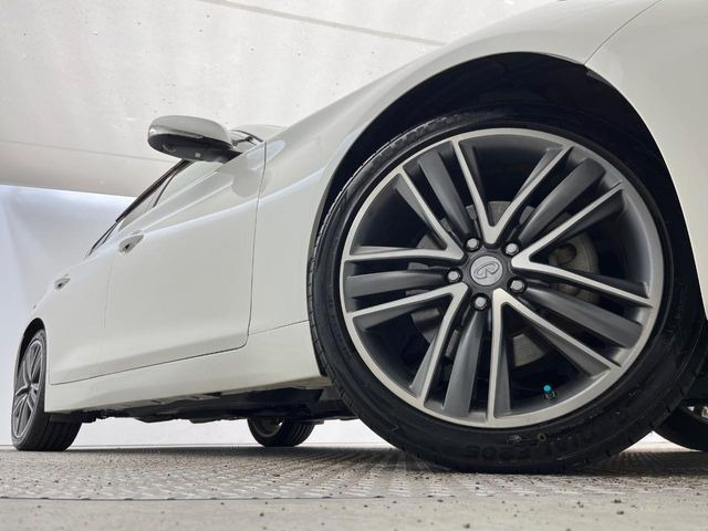 �y����18�C���`�A���~�z�C�[���z�O�ςɃ}�b�`���������A���~�z�C�[���𑕒����Ă���܂��B�e��ЊO�A���~�z�C�[����A�X�^�b�h���X�^�C�����戵�����Ă���܂��B���񂲑��k����������