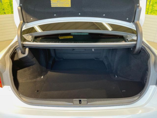 普段のお買い物や通勤、送迎等に十分な荷室スペースを確保しております。