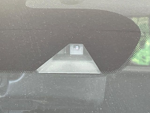 �y�C���e���W�F���g�G�}�[�W�F���V�[�u���[�L�z�t�����g�J�����őO���̎ԗ�����s�҂����m�B�Փ˂������Ȏ��͏Փ˔�Q�y���u���[�L���쓮�A�Փˉ�����T�|�[�g�B�����S�Ƀh���C�u�����y���݂��������܂��B