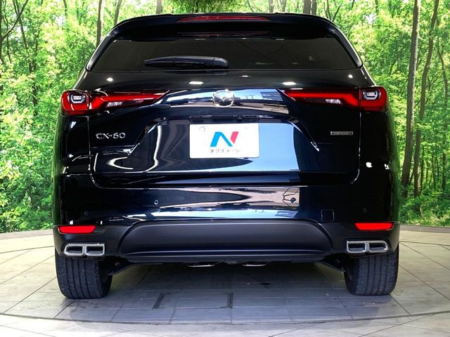 安心の最長10年・走行無制限保証(有償)をご用意。保証内容も充実はもちろん、無料点検&オイル交換や、年中無休の全国・24時間ロードサービスも付帯されておりますのでご安心下さい。