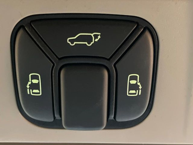 �y�����p���[�X���C�h�h�A�z�X�}�[�g�L�[��^�]�Ȃ̃X�C�b�`�Ō�ȗ����X���C�h�h�A�̊J���\���d��������͂����ăh�A���J����K�v�������A�����Ȃ��q�l�ł��ȒP�ɊJ���߂ł����K�ł���