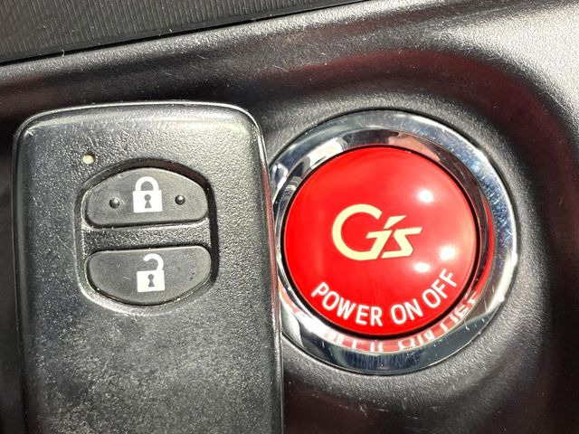 �y�X�}�[�g�L�[�z�J�o����|�P�b�g�ɓ��ꂽ�܂܂ł��h�A�̎{���E�������\�ȃX�}�[�g�L�[�𑕔��B�G���W���̃I���E�I�t�����J�M�����o���K�v����������Ƃ��Ă��֗��ł���