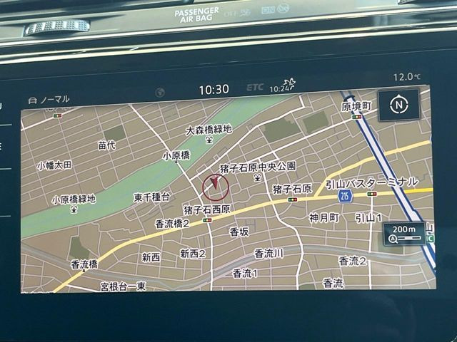 �������i�r:��̊��̂���i�r�́A����������ԓ������o���Ă���܂��BBluetooth�Đ��ȂǃI�[�f�B�I�@�\���[�����Ă���܂��̂ŁA�^�]�����y���߂܂���