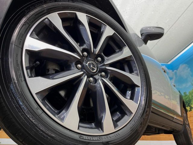 �y�����A���~�z�C�[���z�O�ςɃ}�b�`���������A���~�z�C�[���𑕒����Ă���܂��B�e��ЊO�A���~�z�C�[����A�X�^�b�h���X�^�C�����戵�����Ă���܂��B���񂲑��k����������