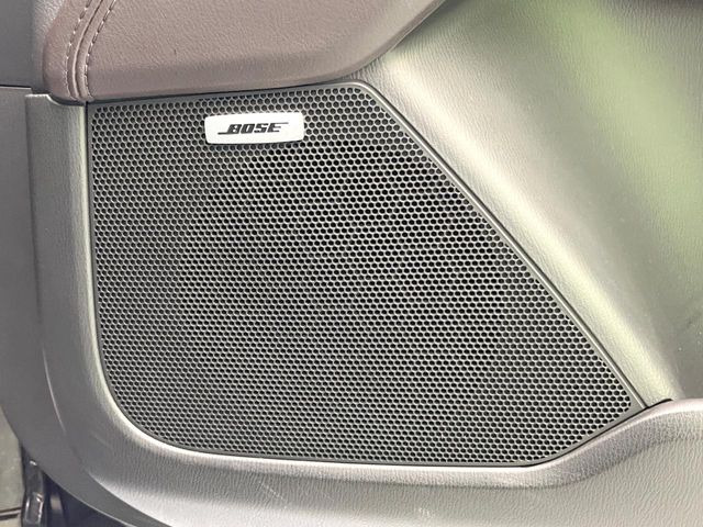 �yBOSE�T�E���h�V�X�e���z���[�J�[�I�v�V�����̍��i�ʃT�E���h�V�X�e���𓋍ځB��p�̃`���[�j���O���{���ꂽ�召�l�X�ȃX�s�[�J�[����ǎ��ȃT�E���h���t�ł��A�Տꊴ���ӂ�鉹����Ԃ����o���܂��B