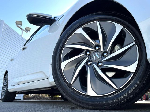 �y����17�C���`�A���~�z�C�[���z�O�ςɃ}�b�`���������A���~�z�C�[���𑕒����Ă���܂��B�e��ЊO�A���~�z�C�[����A�X�^�b�h���X�^�C�����戵�����Ă���܂��B���񂲑��k����������