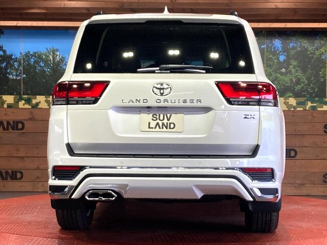 安心の最長10年・走行無制限保証(有償)をご用意。保証内容も充実はもちろん、無料点検&オイル交換や、年中無休の全国・24時間ロードサービスも付帯されておりますのでご安心下さい。