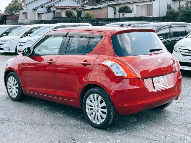 ���X�ł͌y�����Ԃ��畁�ʎԂ܂ŕ��L���I�[�����[�J�[�̎Ԏ�E�F�E�O���[�h��L�x�ɑ����Ă���܂��B