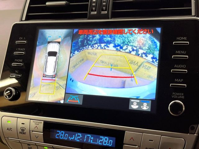 【パノラミックビューモニター】専用のカメラにより、上から見下ろしたような視点で360度クルマの周囲を確認することができます☆死角部分も確認しやすく、狭い場所での切り返しや駐車もスムーズに行えます。