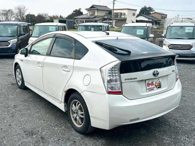 ���X�ł͌y�����Ԃ��畁�ʎԂ܂ŕ��L���I�[�����[�J�[�̎Ԏ�E�F�E�O���[�h��L�x�ɑ����Ă���܂��B