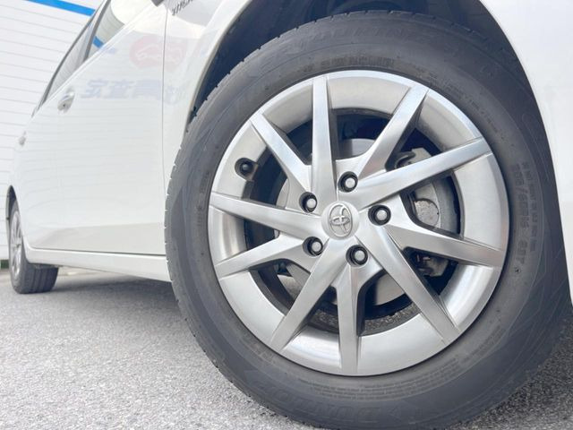【純正アルミホイール】外観にマッチした純正アルミホイールを装着しております。各種社外アルミホイールや、スタッドレスタイヤも取扱いしております。是非ご相談ください♪