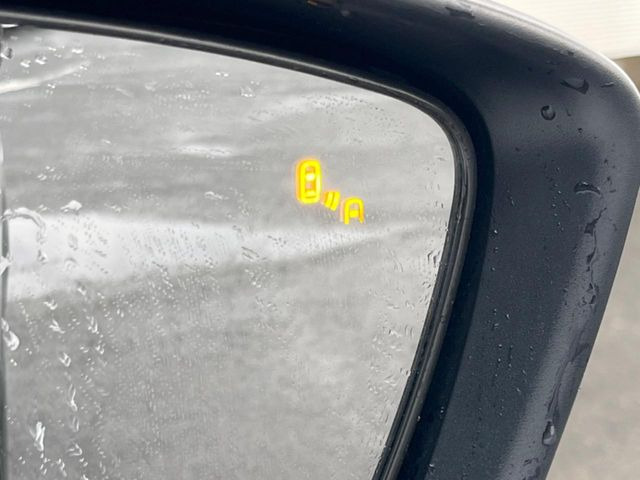 �y�u���C���h�X�|�b�g���[�j���O�z���s���A�h�A�~���[�̎��p�ɂȂ�₷���ӏ��Ɍ㑱�Ԃ��ڋ߂���ƃT�C�h�~���[�t�߂Ɍx����\���A�h���C�o�[�ɒ��ӊ��N�����Ă���܂��B