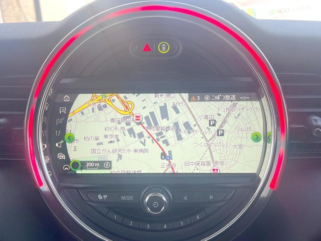 �������i�r:��̊��̂���i�r�́A����������ԓ������o���Ă���܂��B�I�[�f�B�I�@�\���[�����Ă���܂��̂ŁA�^�]�����y���߂܂���