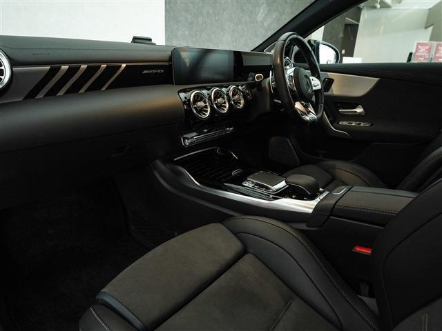 AMG��p�X�|�[�c�V�[�g���̗p���Ă���A�z�[���h���͈��肵�Ă���܂��B