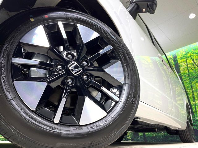 �y����16�C���`�A���~�z�C�[���z�O�ςɃ}�b�`���������A���~�z�C�[���𑕒����Ă���܂��B�e��ЊO�A���~�z�C�[����A�X�^�b�h���X�^�C�����戵�����Ă���܂��B���񂲑��k����������